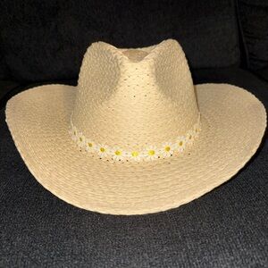 New Straw Sun Hat with Daisy Trim